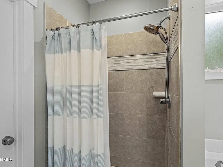 112 Meadowbrook Ct — Photo 25