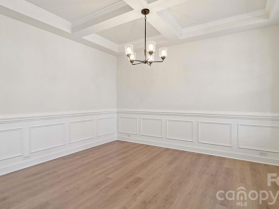 5th image of 7185 Sylvan Retreat Dr