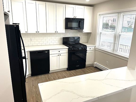 3rd image of 42 Waldo Ave APT 1C
