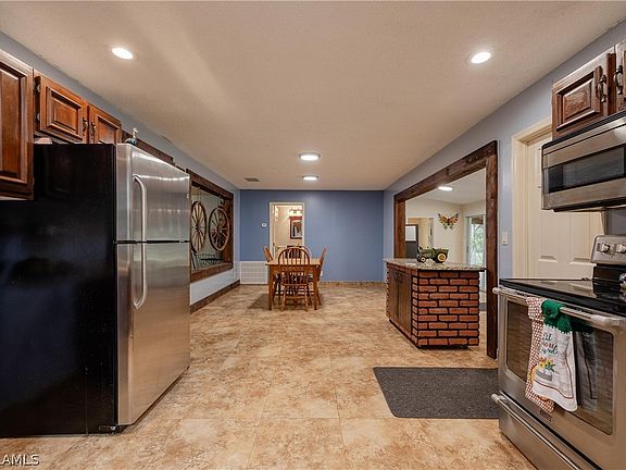 5th image of 3401 Pioneer 14th St