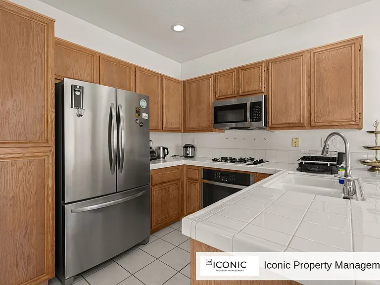 10806 Westonhill Dr — Photo 16