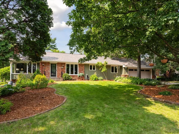 2169 Upper Saint Dennis Rd, Saint Paul, MN 55116