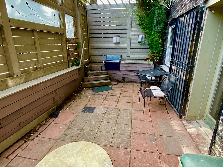 28 Upton St — Photo 20