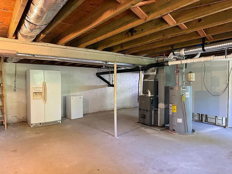 725 Ridge Rd — Photo 16