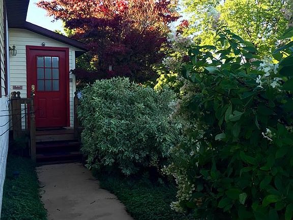 5th image of 726 Meadow Dr