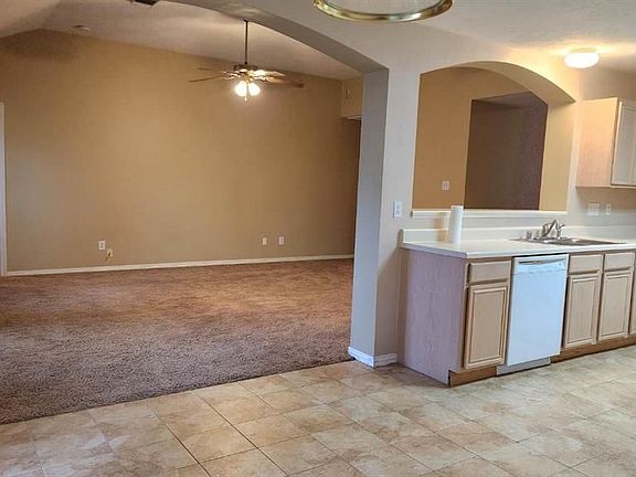 4th image of 21019 Royal Villa Dr