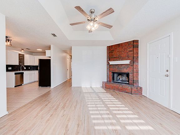 3rd image of 221 Grover Ave