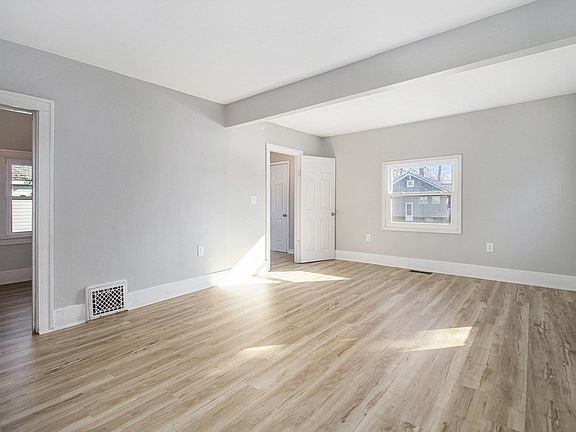 4th image of 715 S Logan St