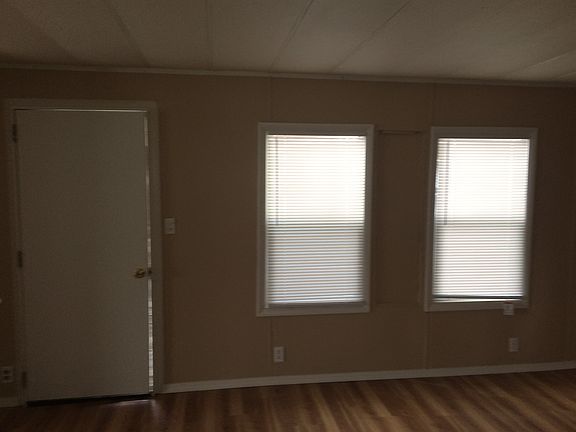 2nd image of 303 N Wilson Dr