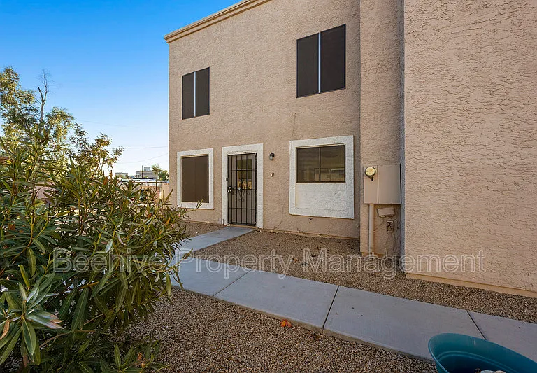 2732 E Culver St #1 — Photo 24