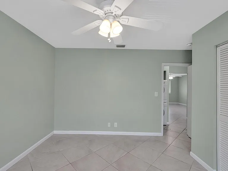 1250 Miami Rd #11 — Photo 25