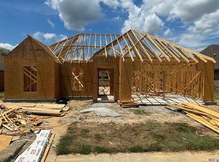 34153 Spring Lake Dr, Walker, LA 70785