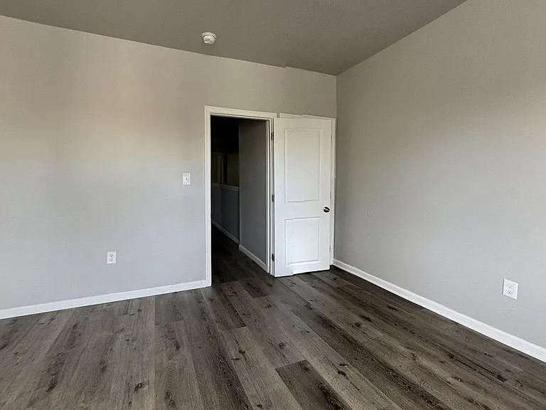 5140 W Stiles St — Photo 5