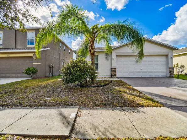 7956 Carriage Pointe Dr, Gibsonton, FL 33534