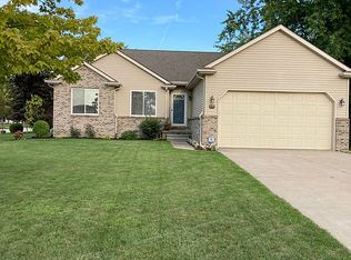 455 Cox Rd, Saint Clair, MI 48079