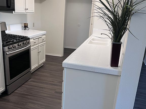 5th image of 5124 Coldwater Canyon Ave #204