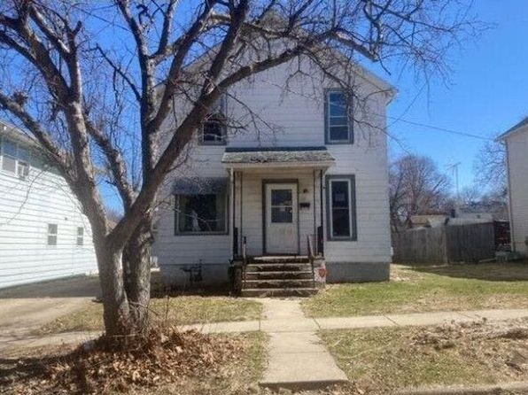 313 N Grove Ave, Freeport, IL 61032