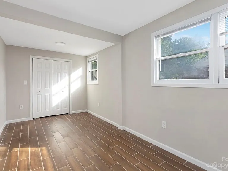 3339 Sargeant Dr — Photo 20