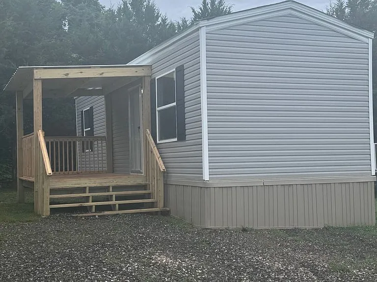 1111 Alexandria Rd SW — Photo 1