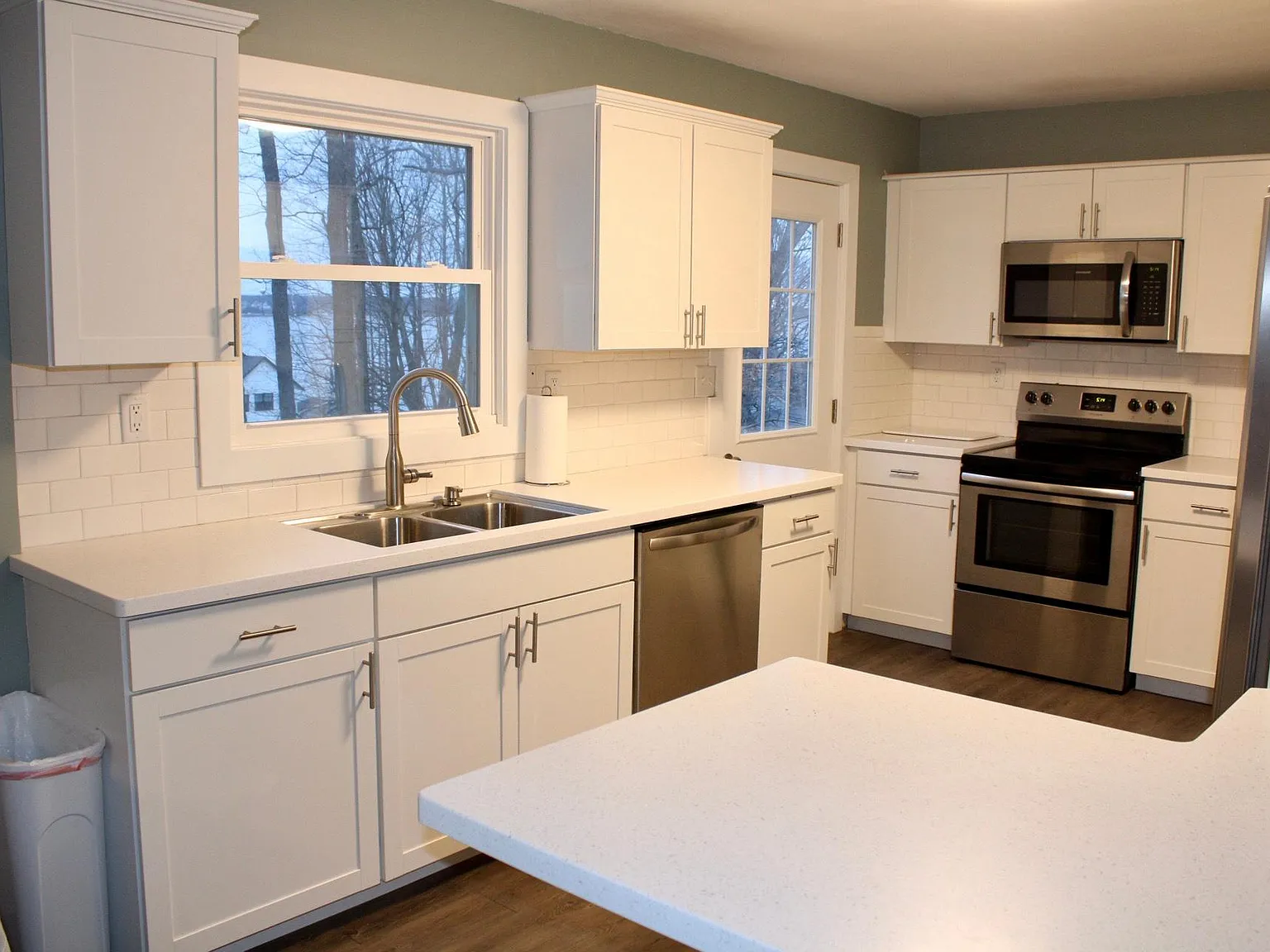 3 bed, 1.5 bath, 1496 sqft, $2,500 — Photo 3