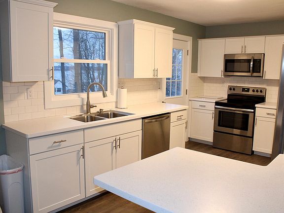 3rd image of 4932 S Shore Dr