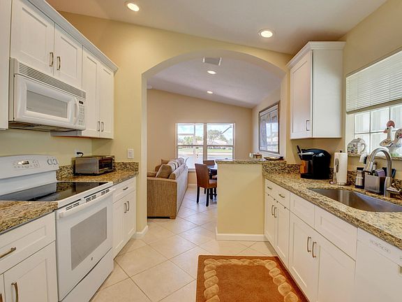 4th image of 12755 Coral Lakes Dr