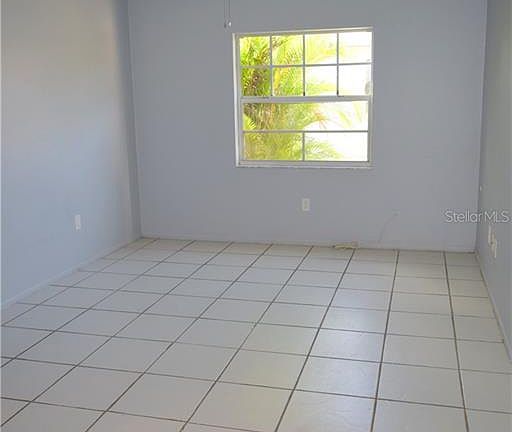 4th image of 212 Boundary Blvd APT A