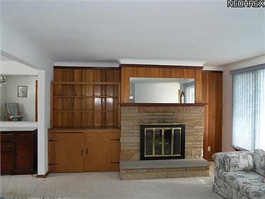3rd image of 8449 Esther St