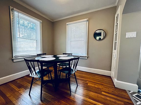 3rd image of 556 Arcadia Park