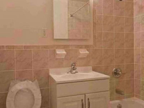 4th image of 24510 Grand Central Pkwy APT 6C