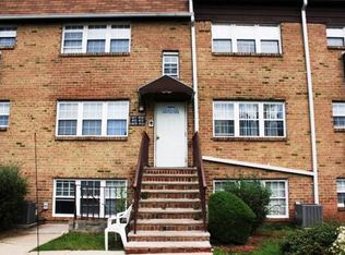 410 College Dr, Edison, NJ 08817