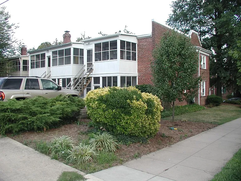 3931 W St NW #1 — Photo 5
