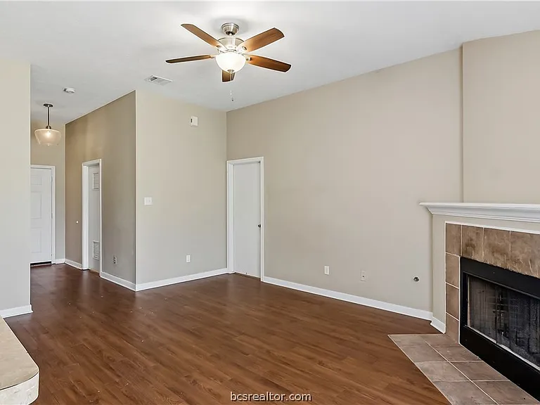 921 Windmeadows Dr — Photo 8