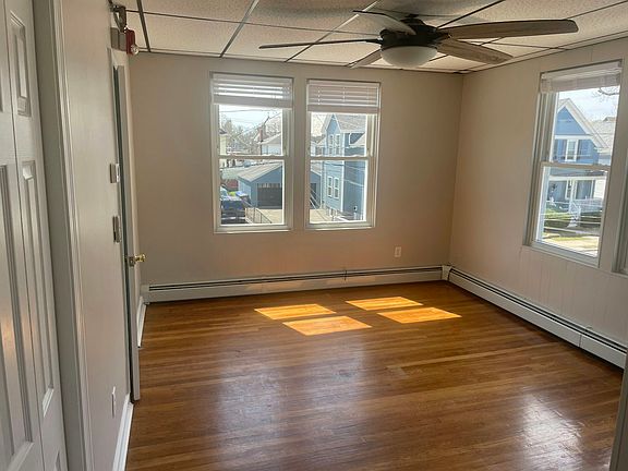 Living Room / Bedroom