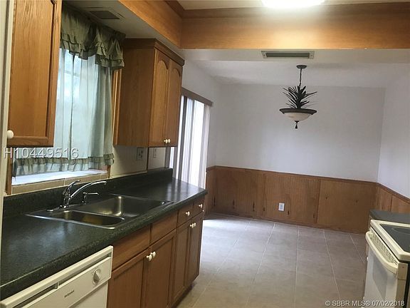 4th image of 3581 NW 95th Ter APT 607