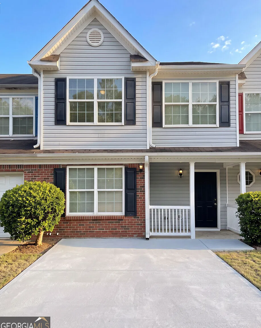 3 bed, 2.5 bath, 1768 sqft, $1,850 — Photo 1