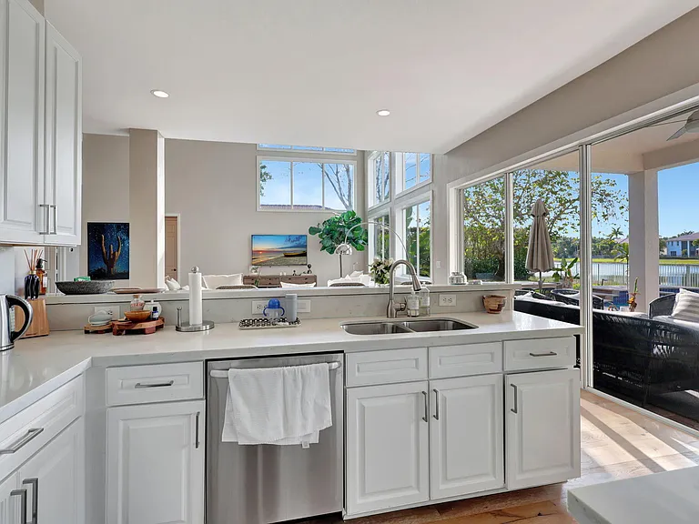 11615 Paradise Cove Ln — Photo 20