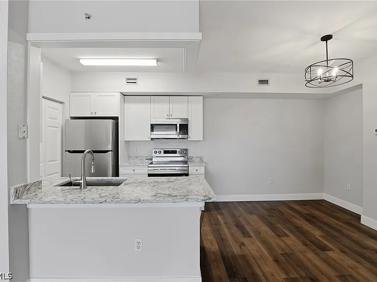 6321 Aragon Way #306 — Photo 11