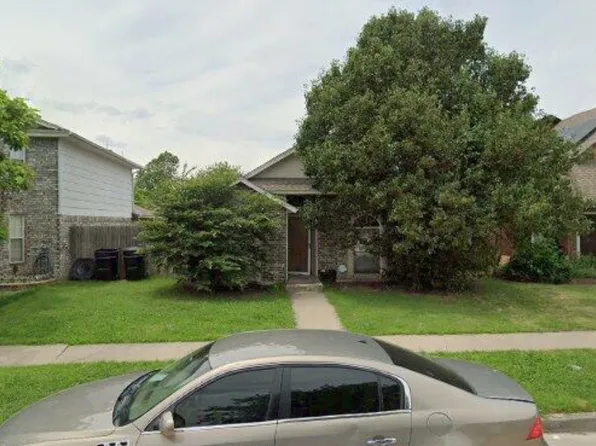 2121 Westmore Dr, Moore, OK 73170
