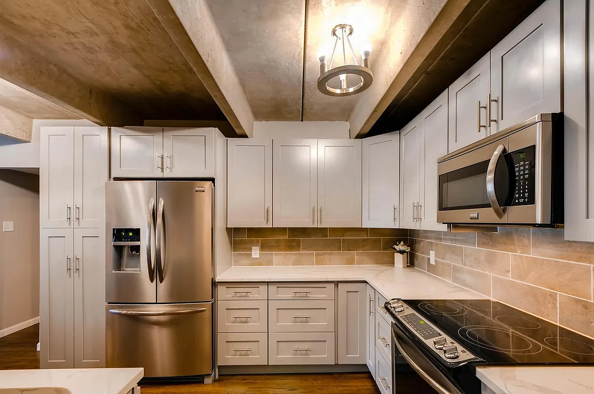 Stainless steel appliances - 777 N Washington St #1108