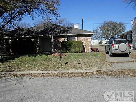 3rd image of 6915 Sierra Dr