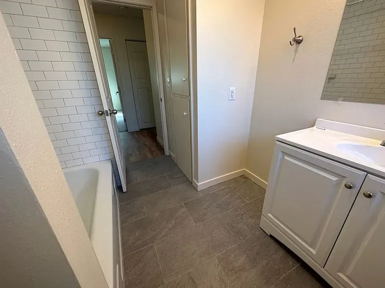 5050 NE Killingsworth St — Photo 13