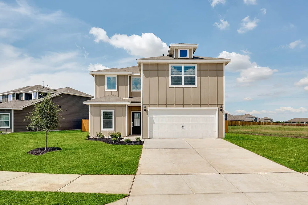 5 bed, 2.5 bath, 2504 sqft, $2,645 — Photo 1