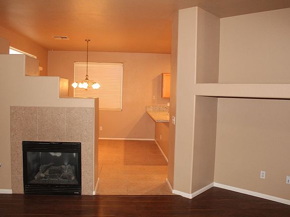 5th image of 3965 Irvin Ave