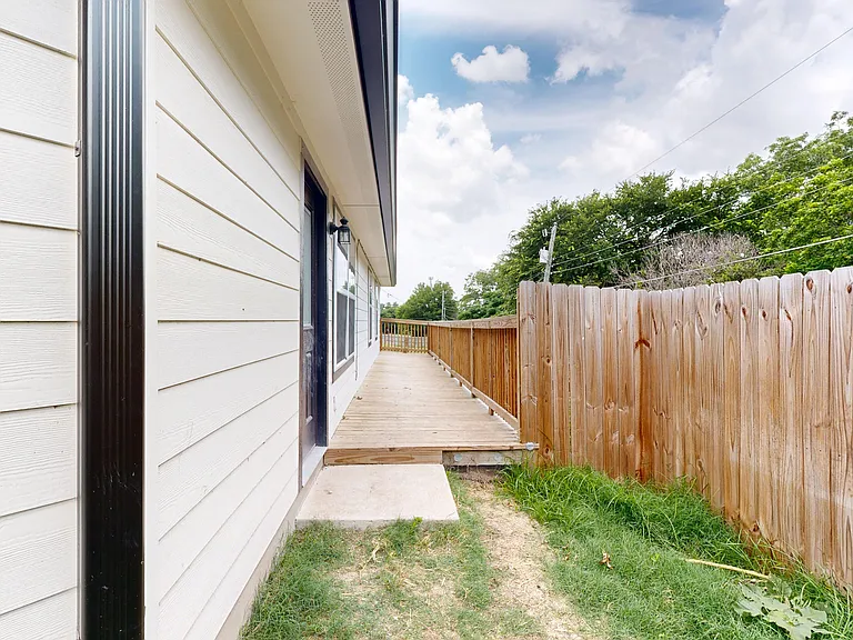 1302 Linda Spur — Photo 20