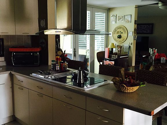2nd image of Villas De La Playa  360 Luquillo St.