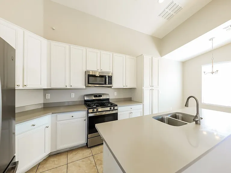 6427 W Silver Sage Ln — Photo 8