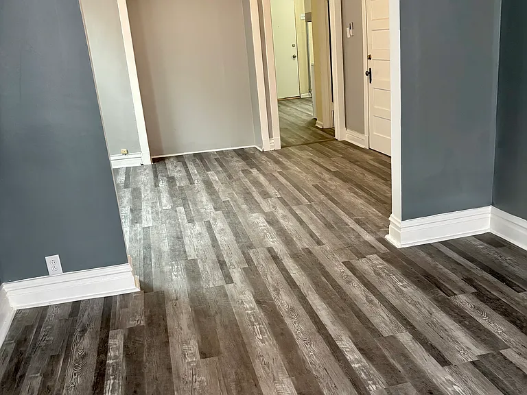 1213 W 71st St — Photo 8