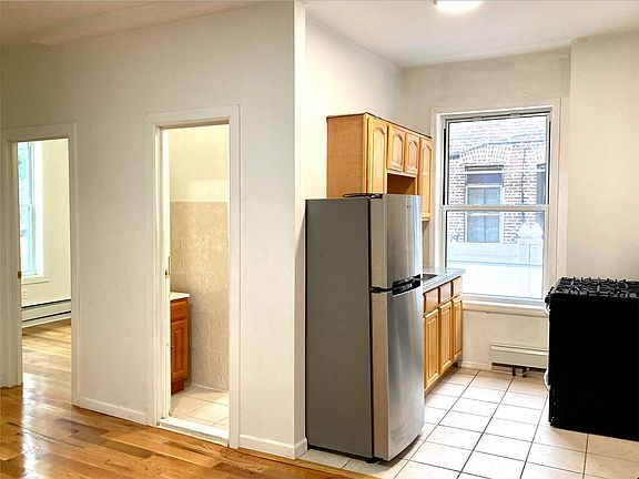 2nd image of 233 Maujer St #1R