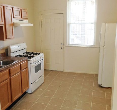 2nd image of 6159 S Ashland Ave APT 2